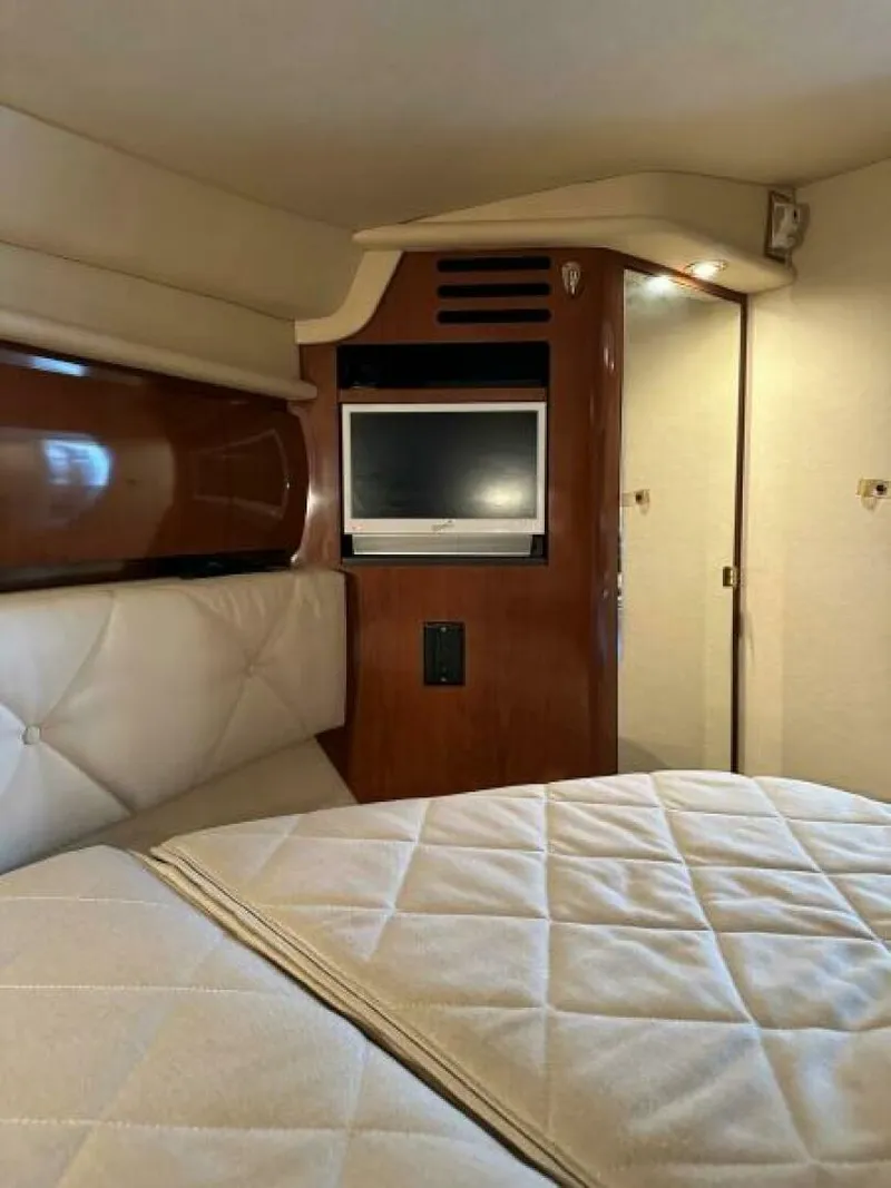 Slide: The Image of Sea Ray 360 Sundancer 2002 - 39