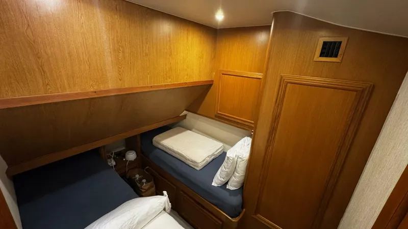 Slide: The Image of Cavileer 48 Flybridge Sportfisherman 2002 - 11