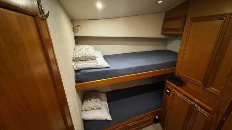 Slide: The Image of Cavileer 48 Flybridge Sportfisherman 2002 - 12