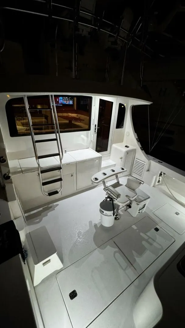 Slide: The Image of Cavileer 48 Flybridge Sportfisherman 2002 - 33