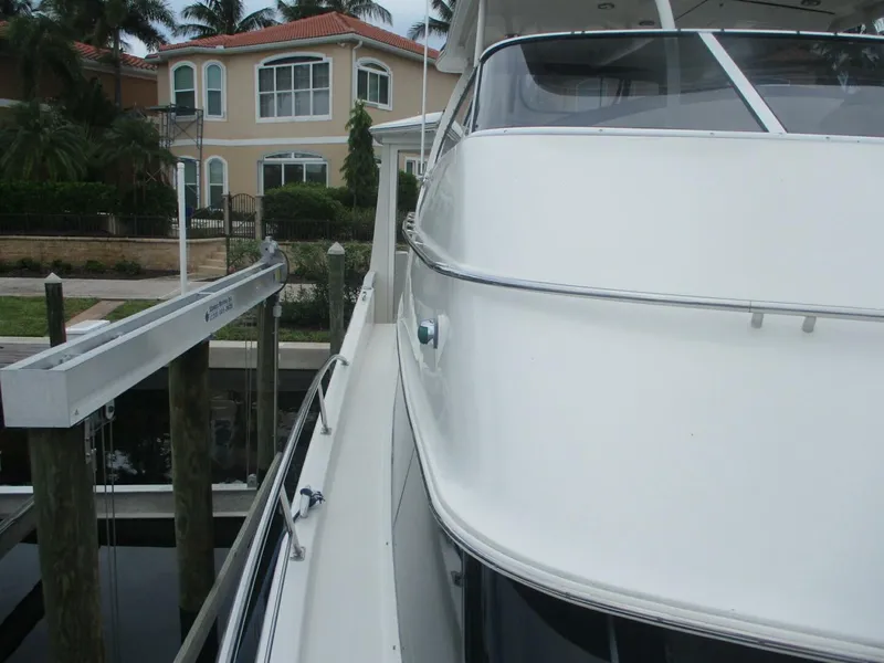 Slide: The Image of Carver Yachts 2006 - 23