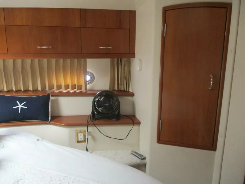 Slide: The Image of Carver Yachts 2006 - 33