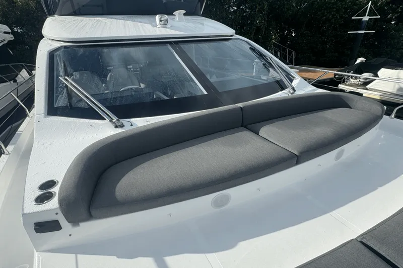 Slide: The Image of Azimut 53 FLY 2023 - 38