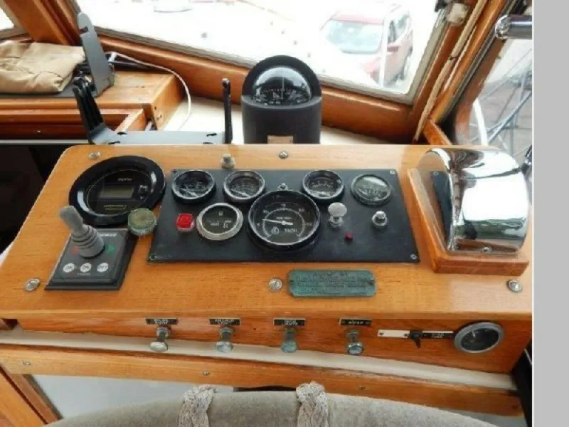 Slide: The Image of Dyer Extended Hardtop 1986 - 3