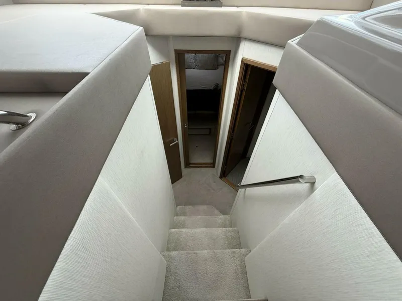 Slide: The Image of Sea Ray 460 Sundancer 2018 - 13