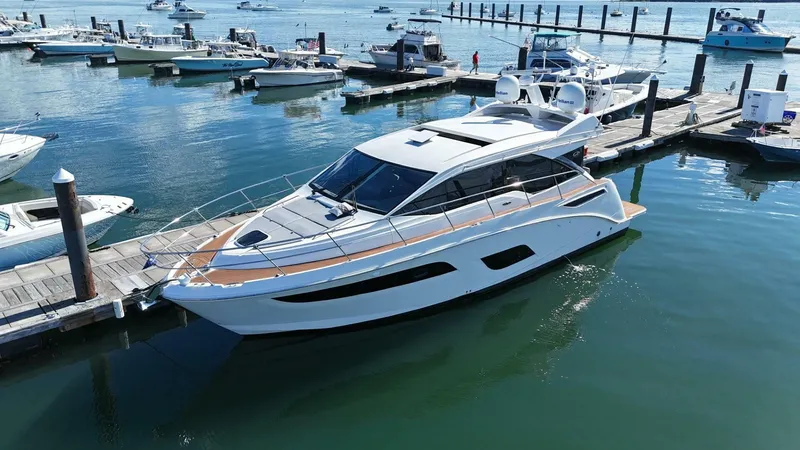 Slide: The Image of Sea Ray 460 Sundancer 2018 - 2