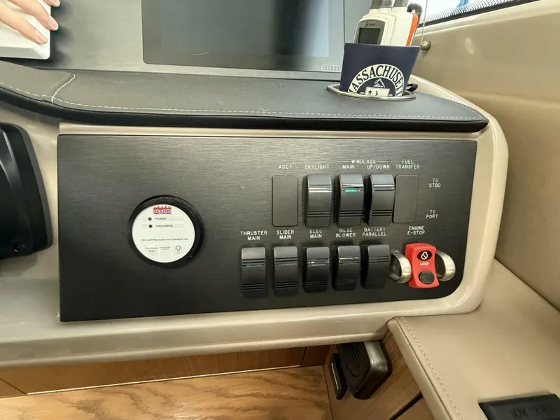 Slide: The Image of Sea Ray 460 Sundancer 2018 - 31