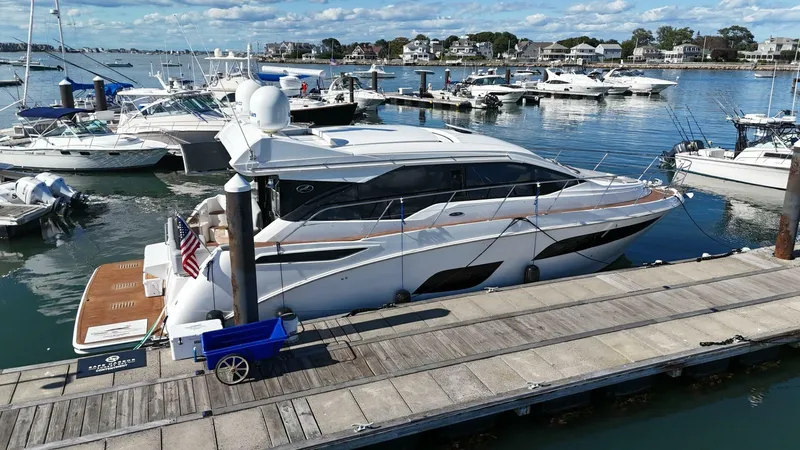 Slide: The Image of Sea Ray 460 Sundancer 2018 - 4