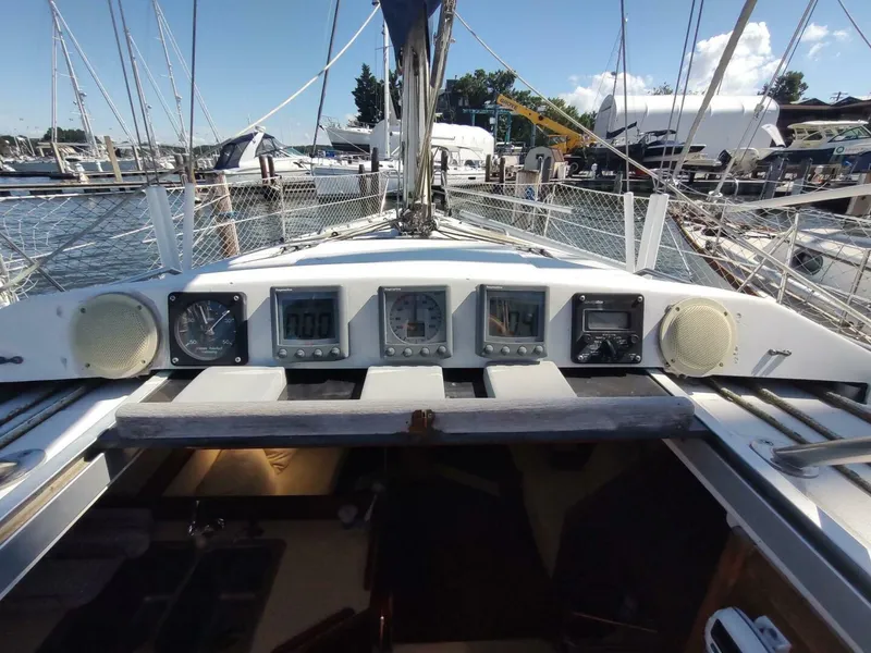 Slide: The Image of Hunter 37 Legend 1987 - 17