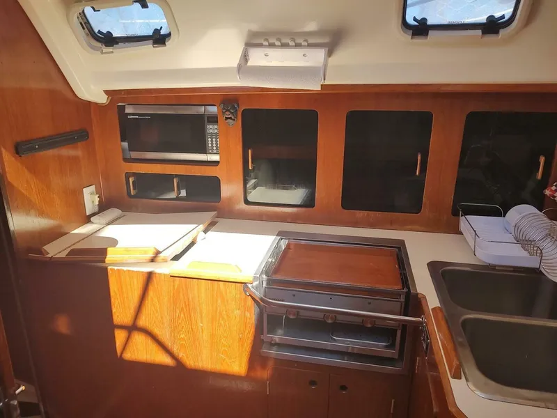 Slide: The Image of Hunter 37 Legend 1987 - 23