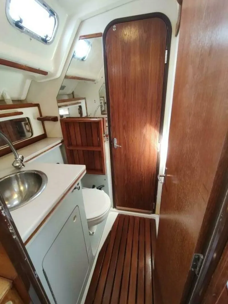 Slide: The Image of Hunter 37 Legend 1987 - 33