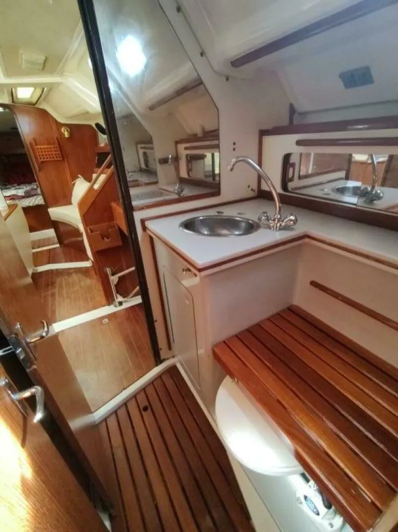 Slide: The Image of Hunter 37 Legend 1987 - 34