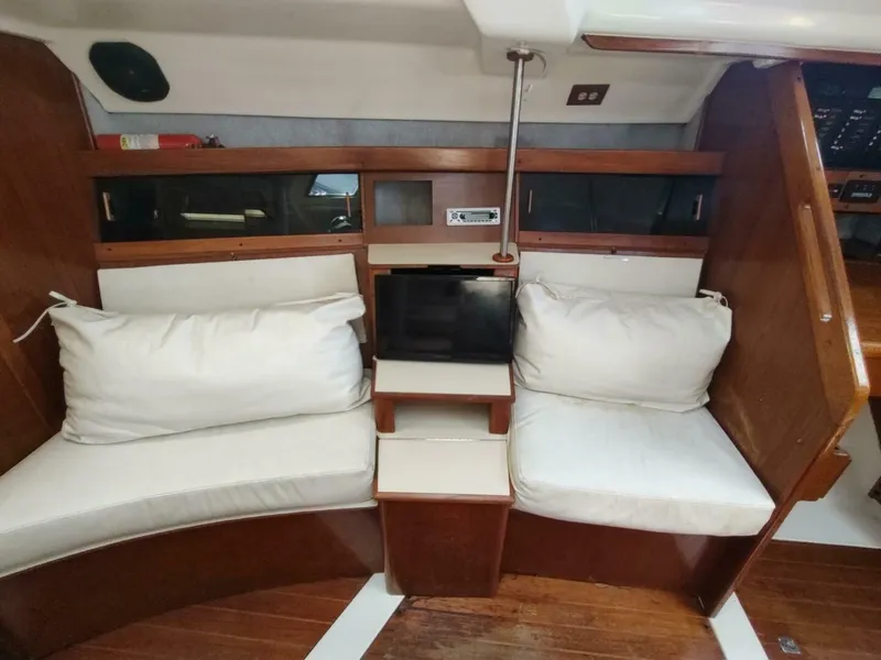 Slide: The Image of Hunter 37 Legend 1987 - 45
