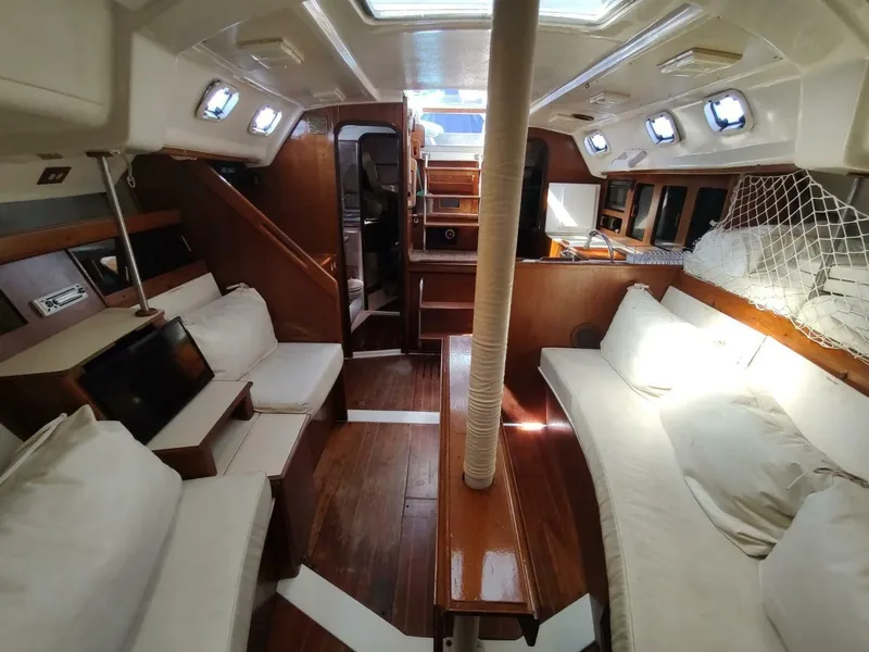 Slide: The Image of Hunter 37 Legend 1987 - 46