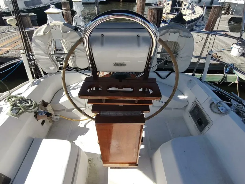Slide: The Image of Hunter 37 Legend 1987 - 9