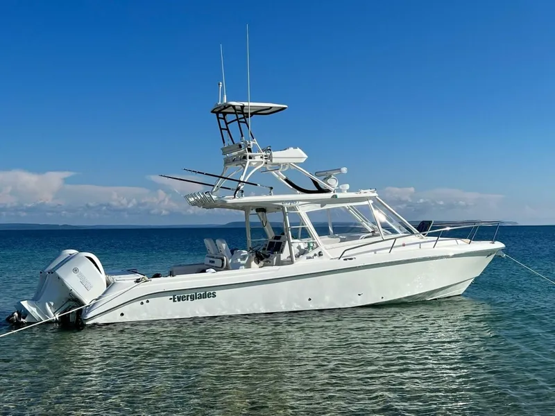 The Image of Everglades 350 LX 2012 - 0