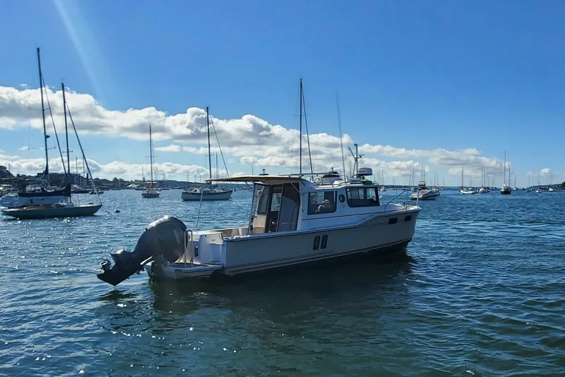 Slide: The Image of Ranger Tug R-27 LE 2024 - 6