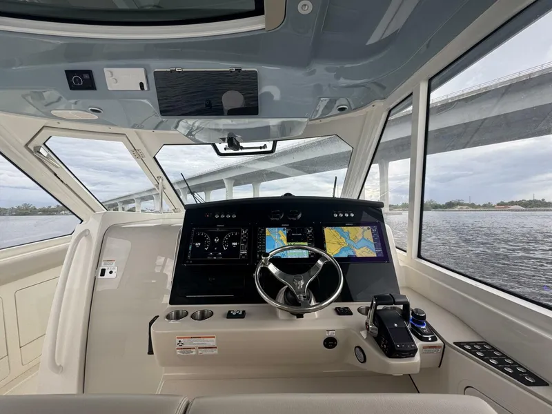 Slide: The Image of Boston Whaler 380 Realm 2023 - 16