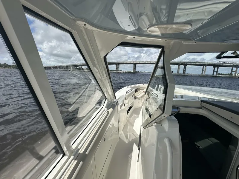 Slide: The Image of Boston Whaler 380 Realm 2023 - 17