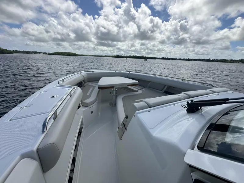 Slide: The Image of Boston Whaler 380 Realm 2023 - 18