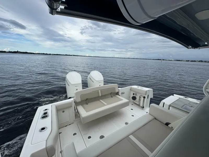 Slide: The Image of Boston Whaler 380 Realm 2023 - 4