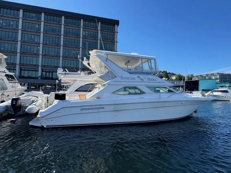 The Image of Sea Ray 440 Express Bridge 1994 - 0