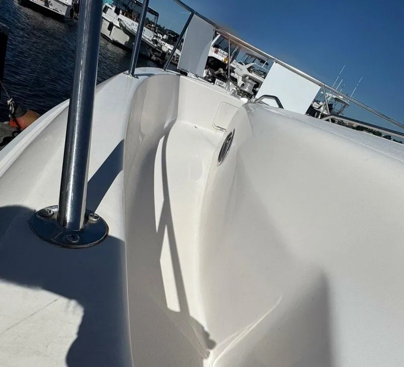 Slide: The Image of Sea Ray 440 Express Bridge 1994 - 17