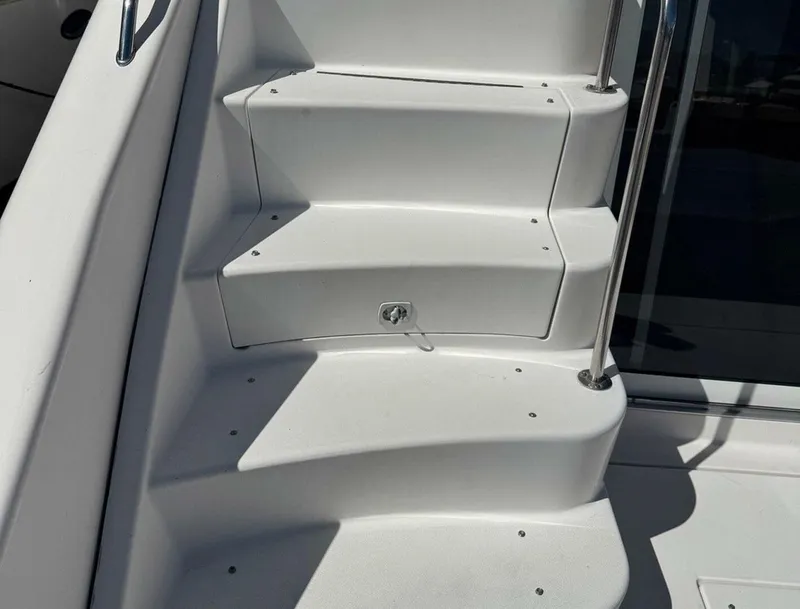 Slide: The Image of Sea Ray 440 Express Bridge 1994 - 21