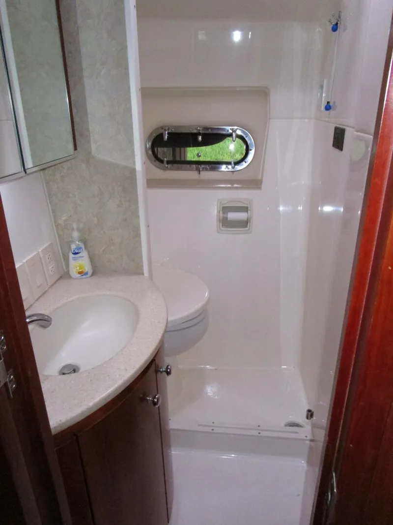 Slide: The Image of Tiara 5200 Express 2003 - 15