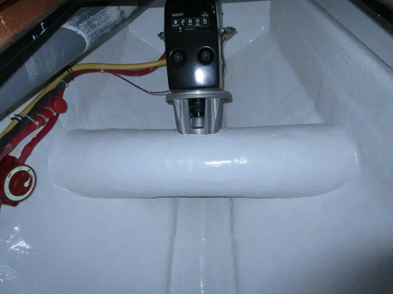 Slide: The Image of Tiara 5200 Express 2003 - 21