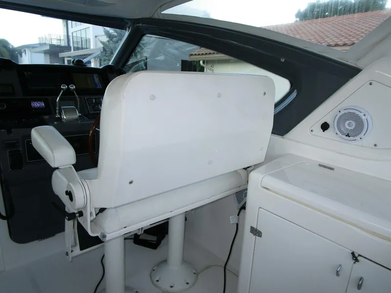 Slide: The Image of Tiara 5200 Express 2003 - 31