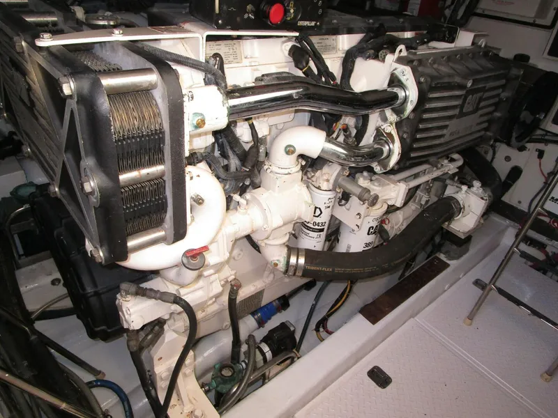 Slide: The Image of Tiara 5200 Express 2003 - 53