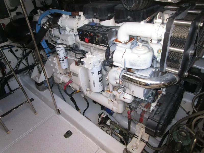 Slide: The Image of Tiara 5200 Express 2003 - 55