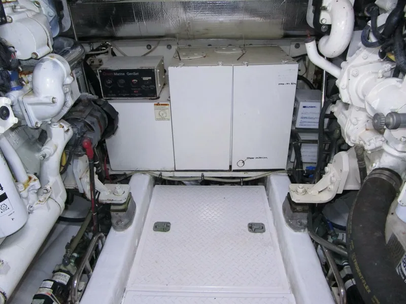 Slide: The Image of Tiara 5200 Express 2003 - 57