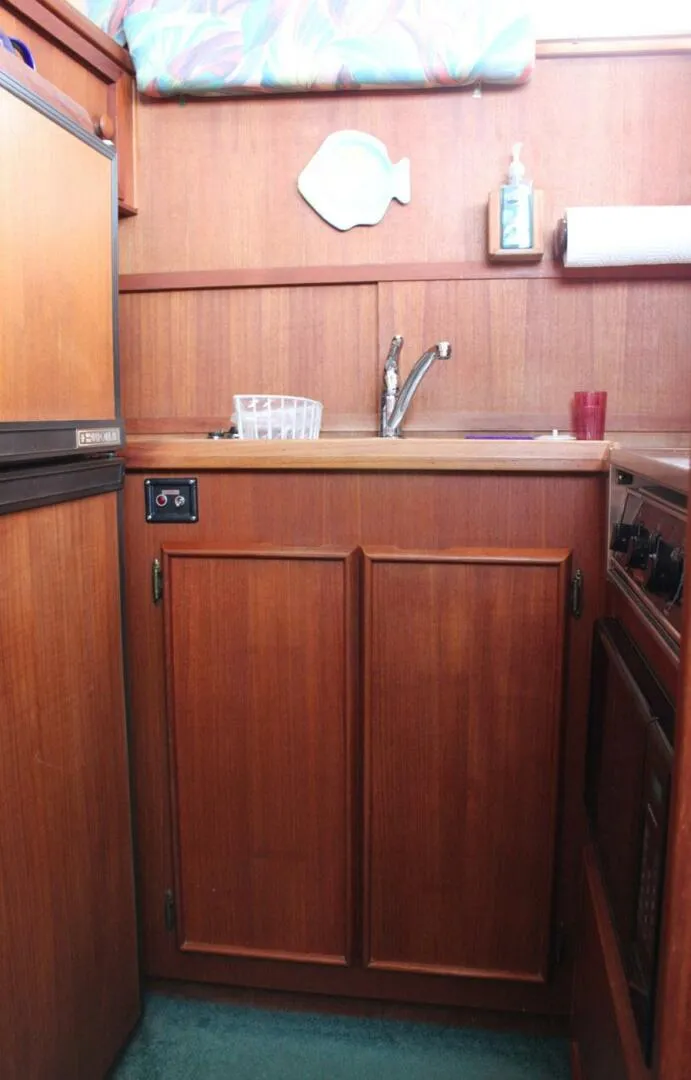 Slide: The Image of Chris-Craft 362 Catalina 1987 - 11