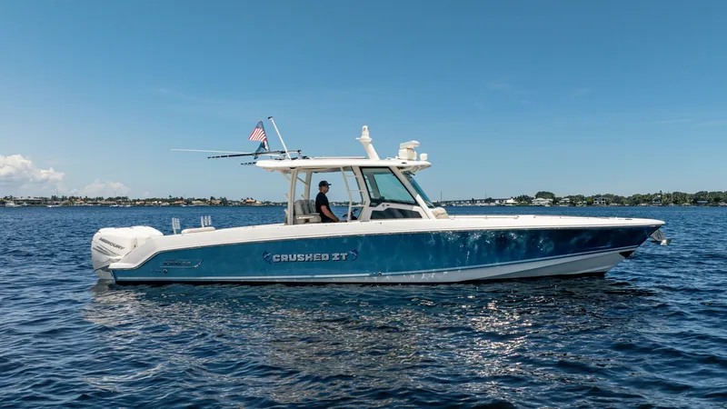 The Image of Boston Whaler 380 Outrage 2018 - 0