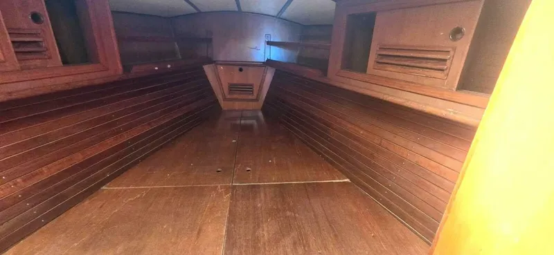 Slide: The Image of Ta Chiao CT-38 AFT CABIN 1986 - 14