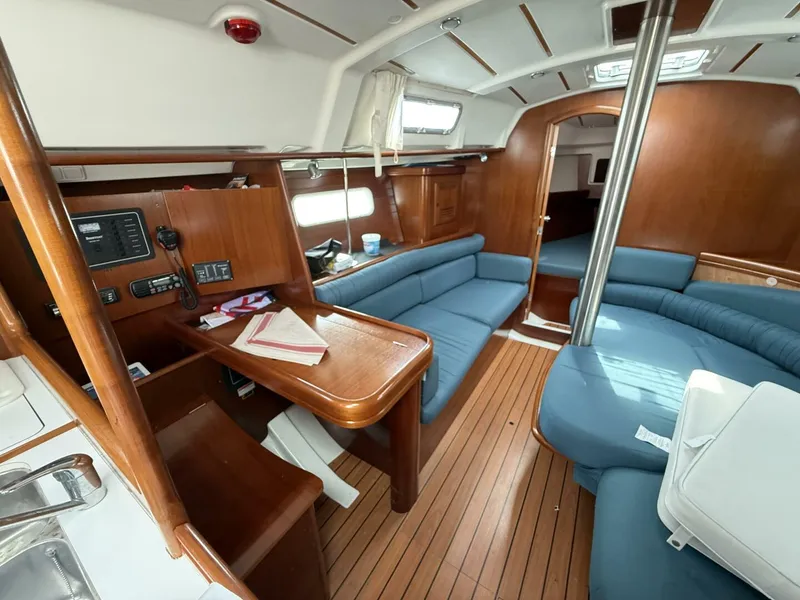 Slide: The Image of Beneteau 361 2003 - 19