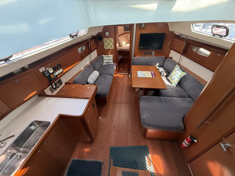 Slide: The Image of Beneteau Oceanis 43 2010 - 24
