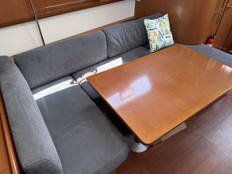 Slide: The Image of Beneteau Oceanis 43 2010 - 25
