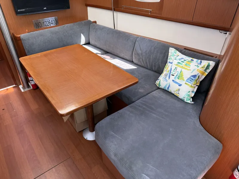 Slide: The Image of Beneteau Oceanis 43 2010 - 26