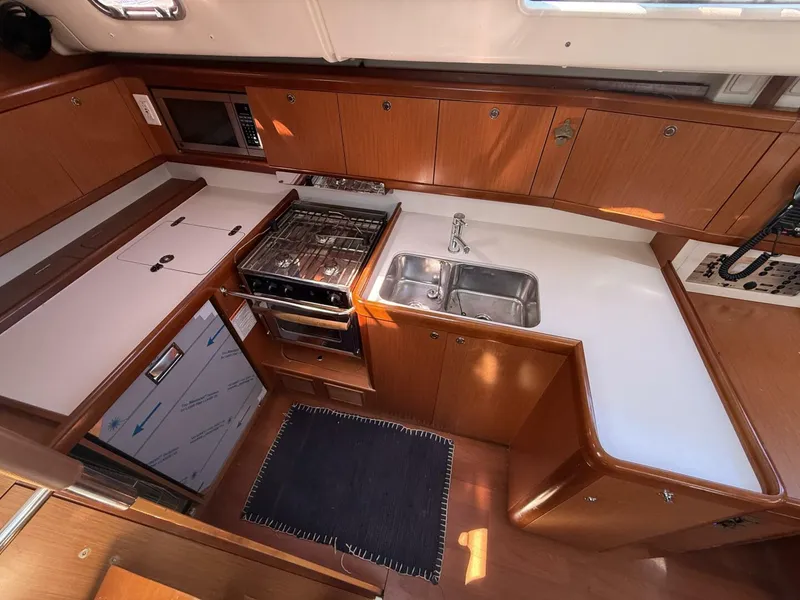 Slide: The Image of Beneteau Oceanis 43 2010 - 33