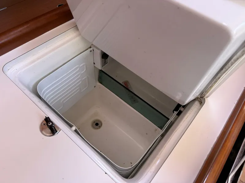 Slide: The Image of Beneteau Oceanis 43 2010 - 38