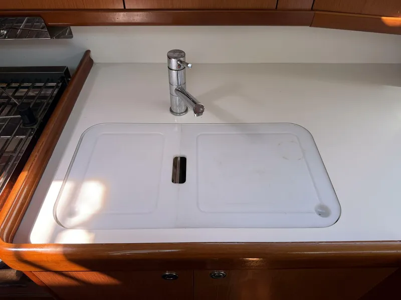 Slide: The Image of Beneteau Oceanis 43 2010 - 42