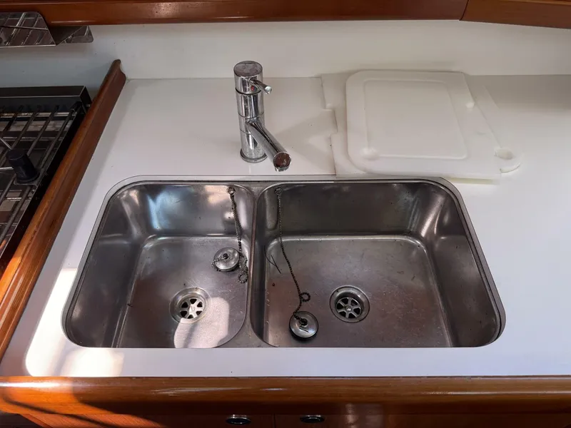 Slide: The Image of Beneteau Oceanis 43 2010 - 43