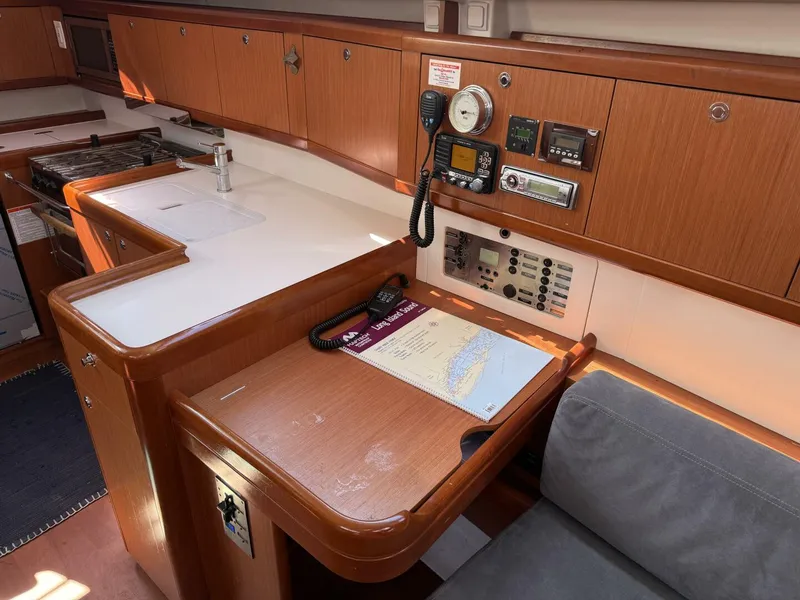 Slide: The Image of Beneteau Oceanis 43 2010 - 45