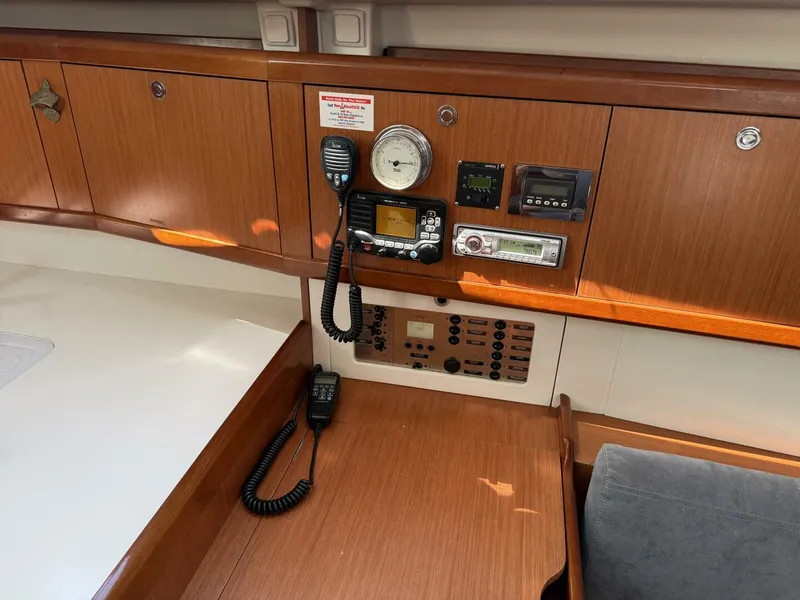 Slide: The Image of Beneteau Oceanis 43 2010 - 46