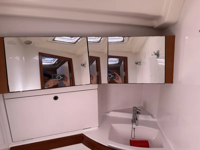 Slide: The Image of Beneteau Oceanis 43 2010 - 61