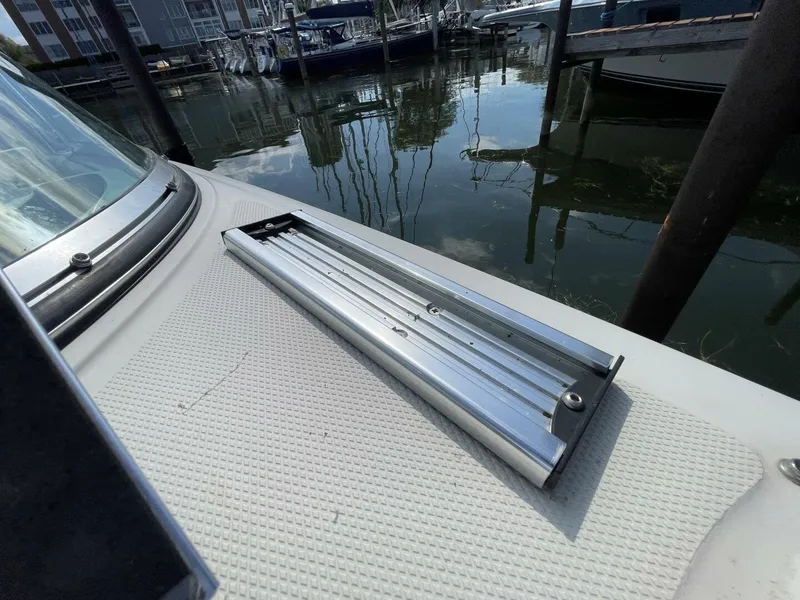 Slide: The Image of Sea Ray 280 Sun Deck 2010 - 15