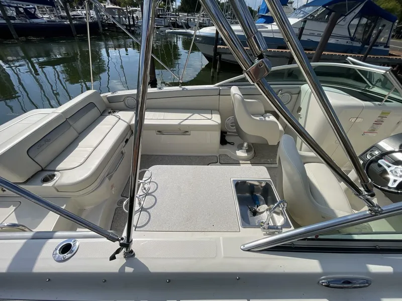 Slide: The Image of Sea Ray 280 Sun Deck 2010 - 16
